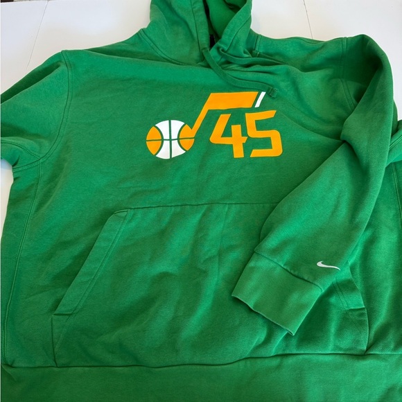 Nike Earned Green Utah Jazz Donovan Mitchell hoodie - Picture 4 of 8
